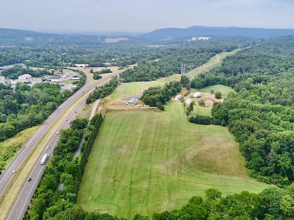205 Fry Rd, Birdsboro, PA 19508