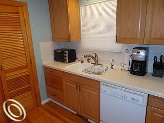4th image of 860 Buckhorn Dr