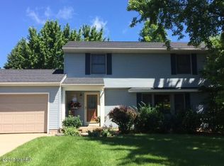 6055 Adacroft Dr SE, Ada, MI 49301