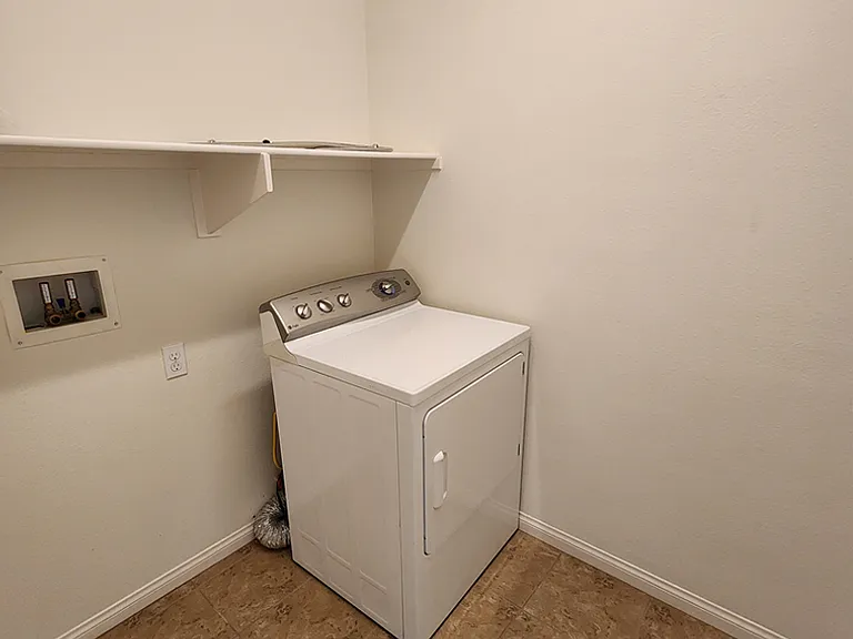 902 N Botanica Ln #D — Photo 7