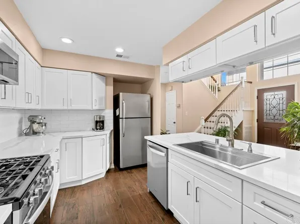 2381 Maravilla Way, Oceanside, CA 92056