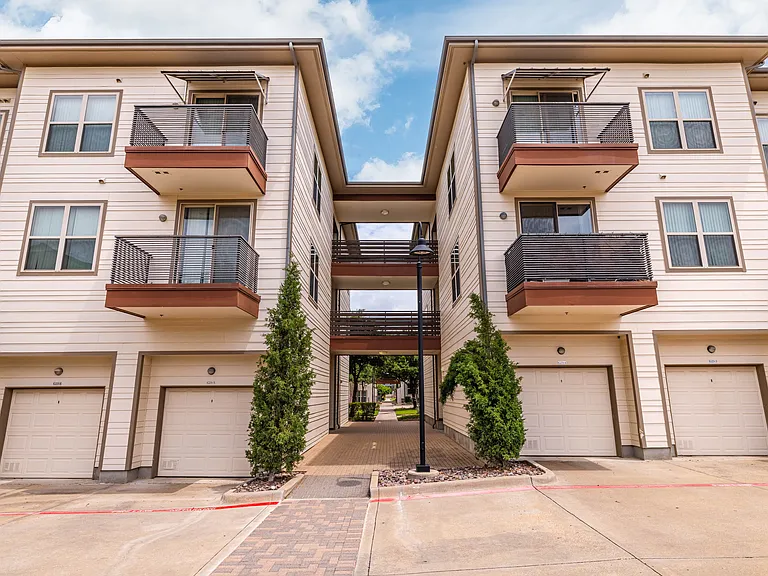 The District At Cypress Waters - Parson's Green — Photo 46