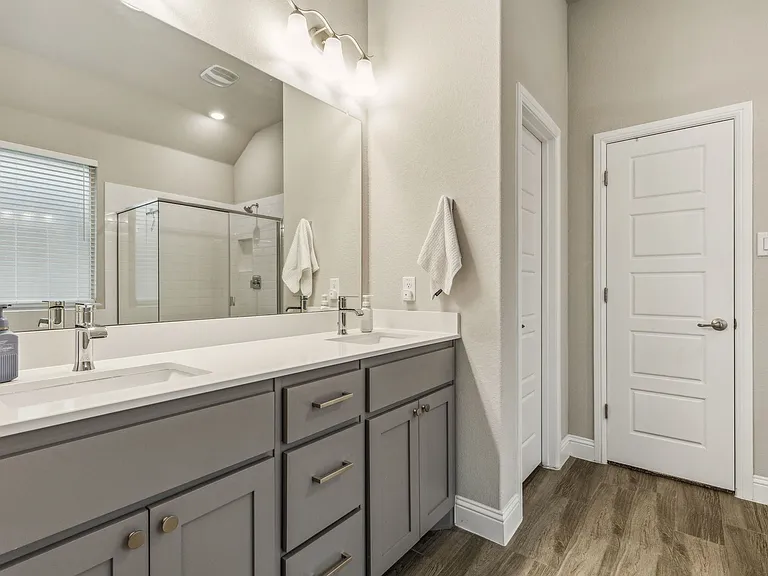 1008 Westwood Ln — Photo 12