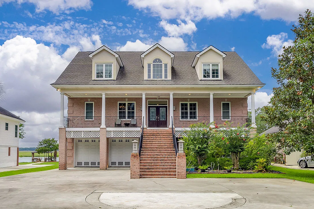 5 bed, 4.5 bath, 4000 sqft, $4,800 — Photo 2