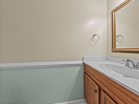 4th image of 281 Weller Blvd