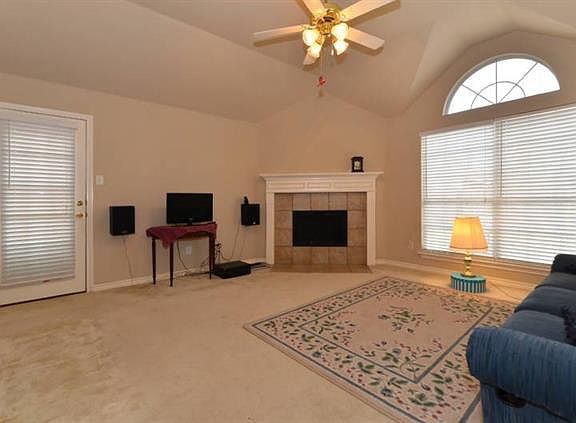 3rd image of 4900 Portview Dr