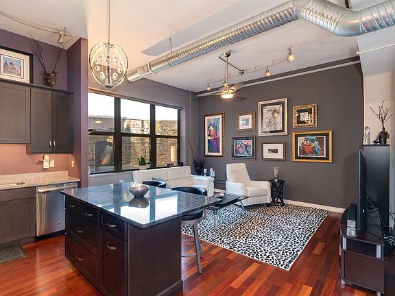 2nd image of 212 N Center St Unit 303