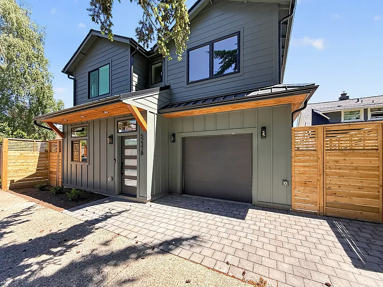 5237 37th Ave NE #B — Photo 23