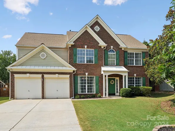 2802 Thornbush Ct, Charlotte, NC 28270