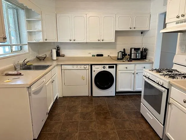 1433 N Race Ave — Photo 6