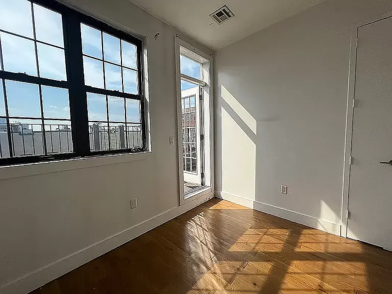171 Suydam St #4R — Photo 26