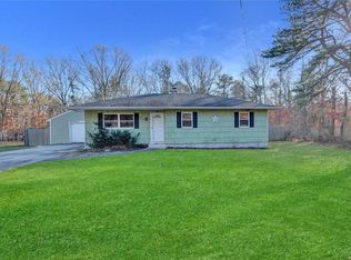 160 Patchogue Ave, East Patchogue, NY 11772