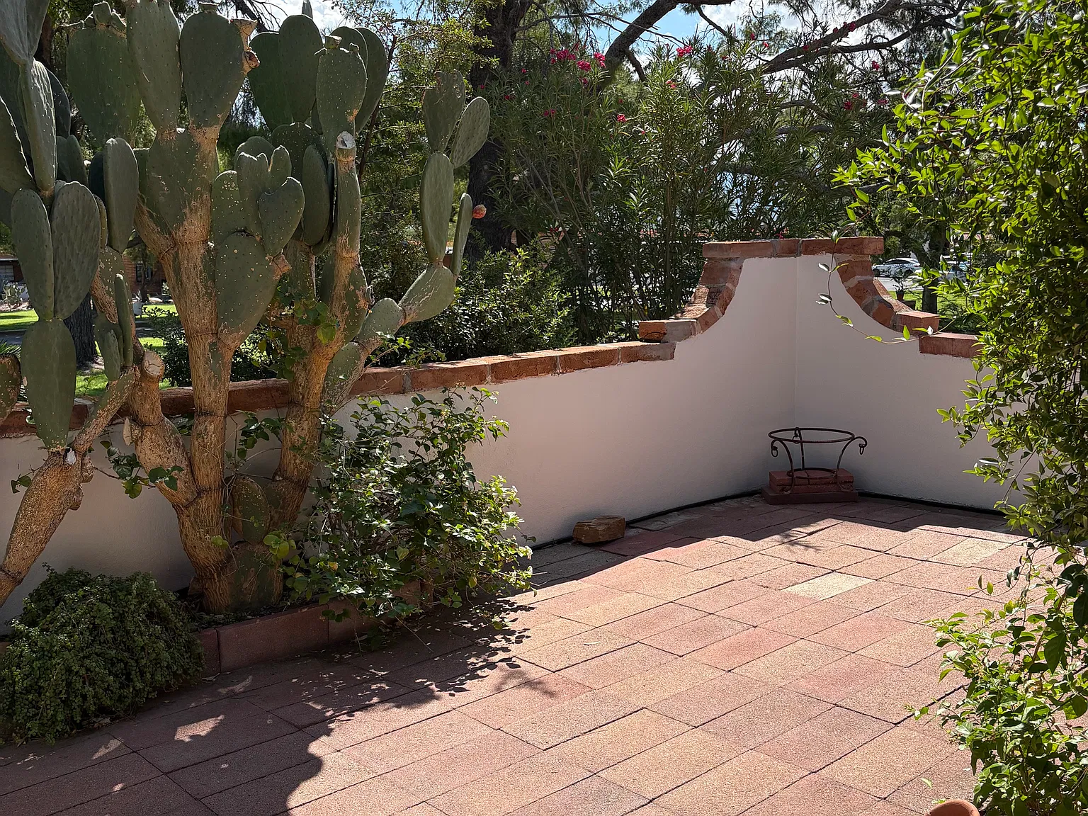 2 bed, 697 sqft, $1,200 — Photo 1
