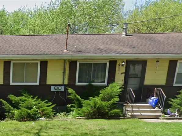 1608 & 1610 Mohawk Dr, Akron, OH 44306