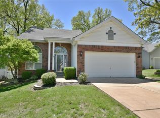 915 Oak Knoll Manor Dr, Saint Louis, MO