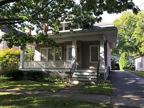 2nd image of 210 Park St