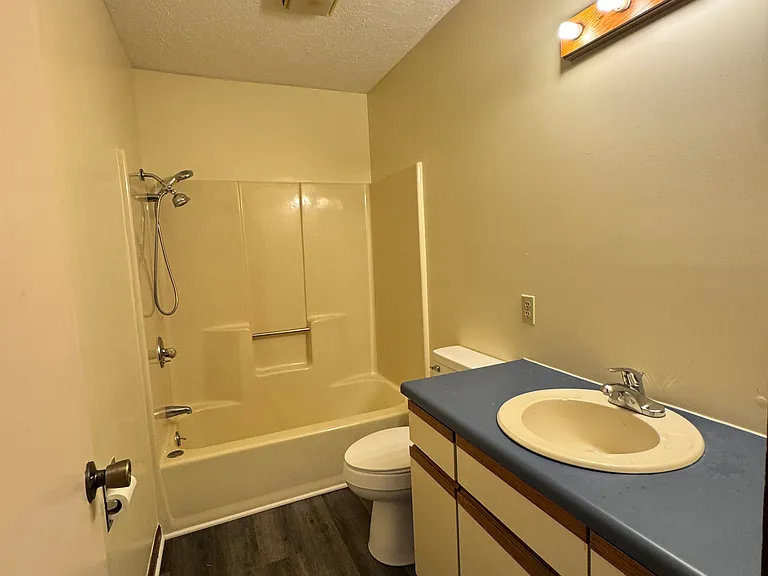 483 Clawson St — Photo 30