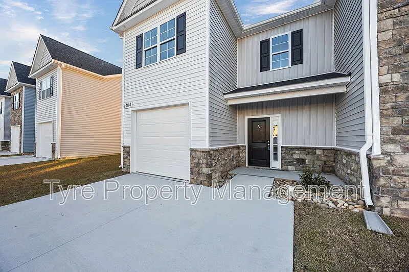Brook Hollow — Photo 4