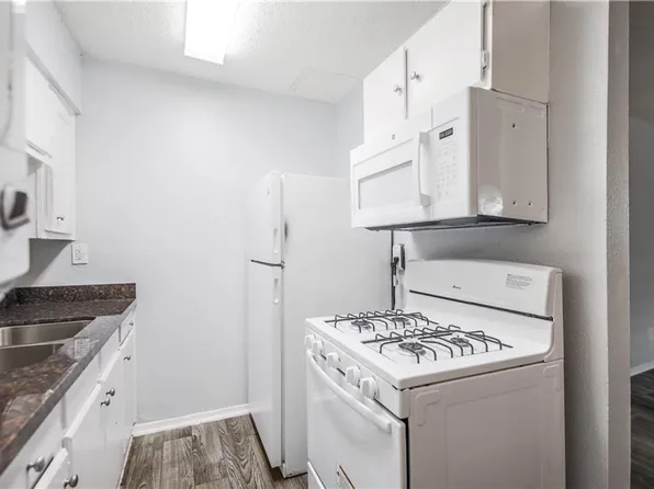 2401 Manor Rd, Austin, TX