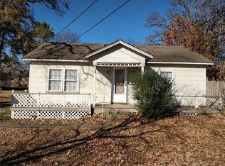 705 Goingsnake St, Tahlequah, OK 74464