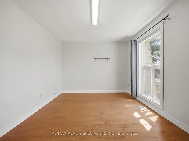 701 Burnhamthorpe Rd #106 — Photo 28