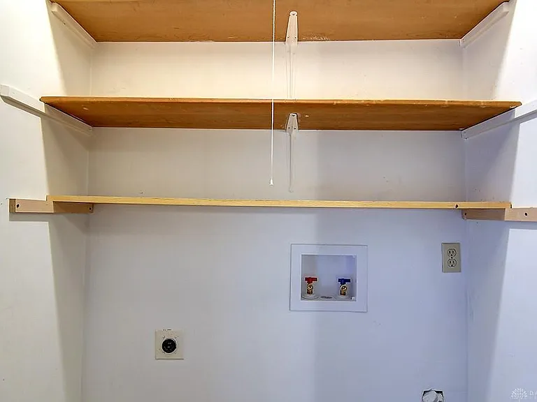 2724 Enterprise Ave #C — Photo 9