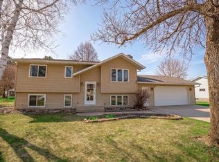 608 27th Ave SW, Willmar, MN 56201