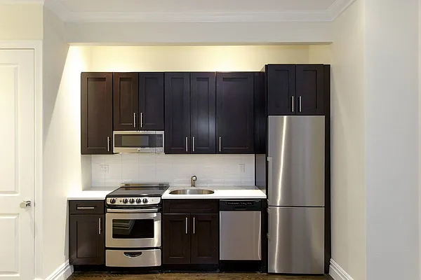 Rented by Avenues Real Estate | media 2