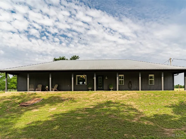 3108 S Riverside, Yale, OK 74085
