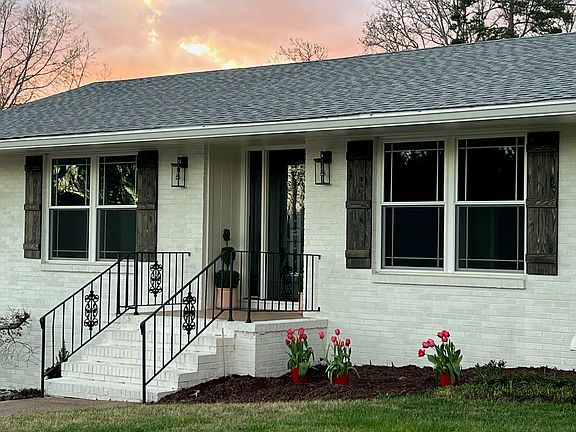 2nd image of 1803 Glen Oaks Ter