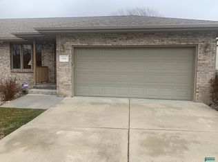 7051 Culwells Ct, Lincoln, NE 68516