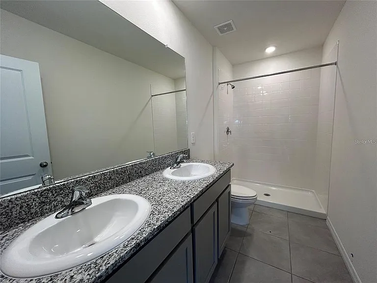 17550 Crescent Moon Loop — Photo 17