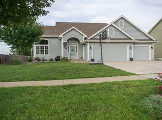 2530 SW Windermere Ct, Topeka, KS 66614