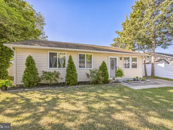 63 Fairmount Ave, Sicklerville, NJ 08081