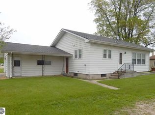 116 Birch St, Tawas City, MI 48763