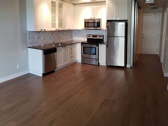 4th image of 3080 Gladwin Rd #207