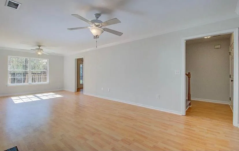 3 bed, 2.5 bath, 2016 sqft, $3,100 — Photo 4