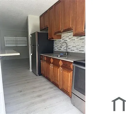 1011 NW 3rd Ave #1