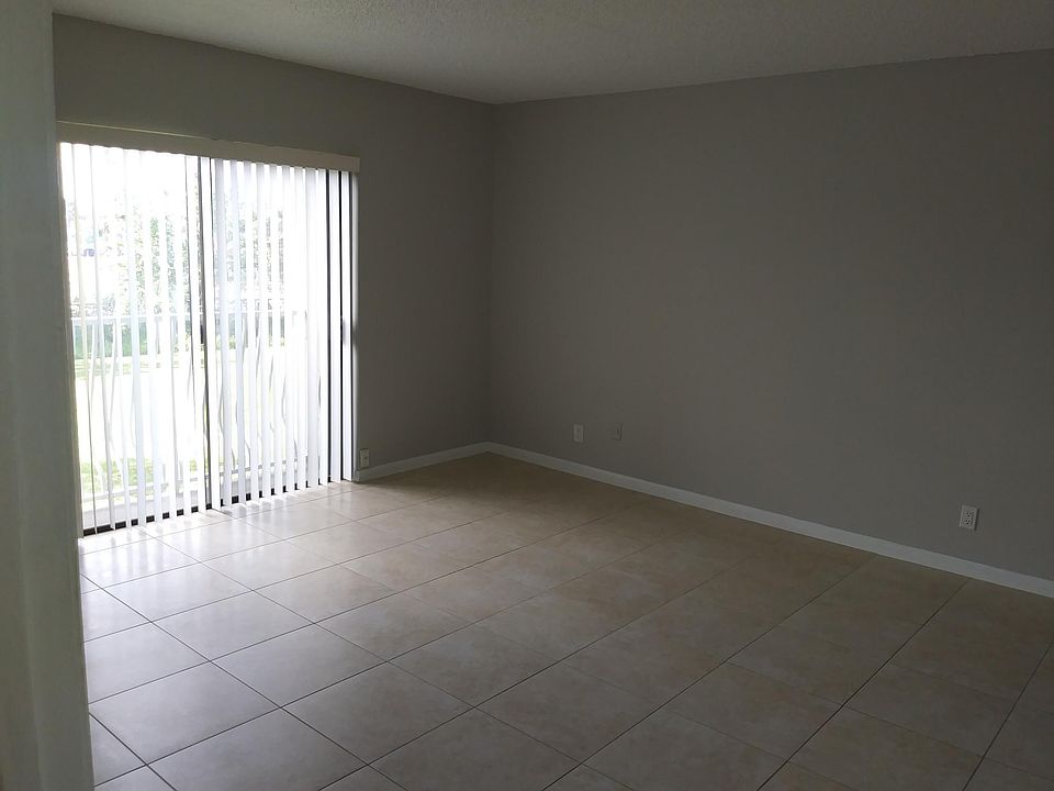 1st image of 500 NE 2nd St APT 217