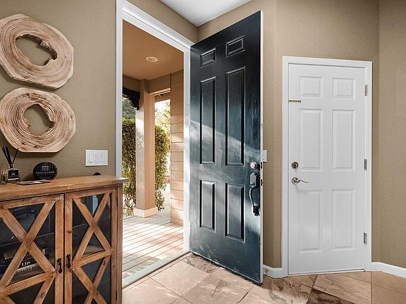 4th image of 7592 Meadowlark Drive
