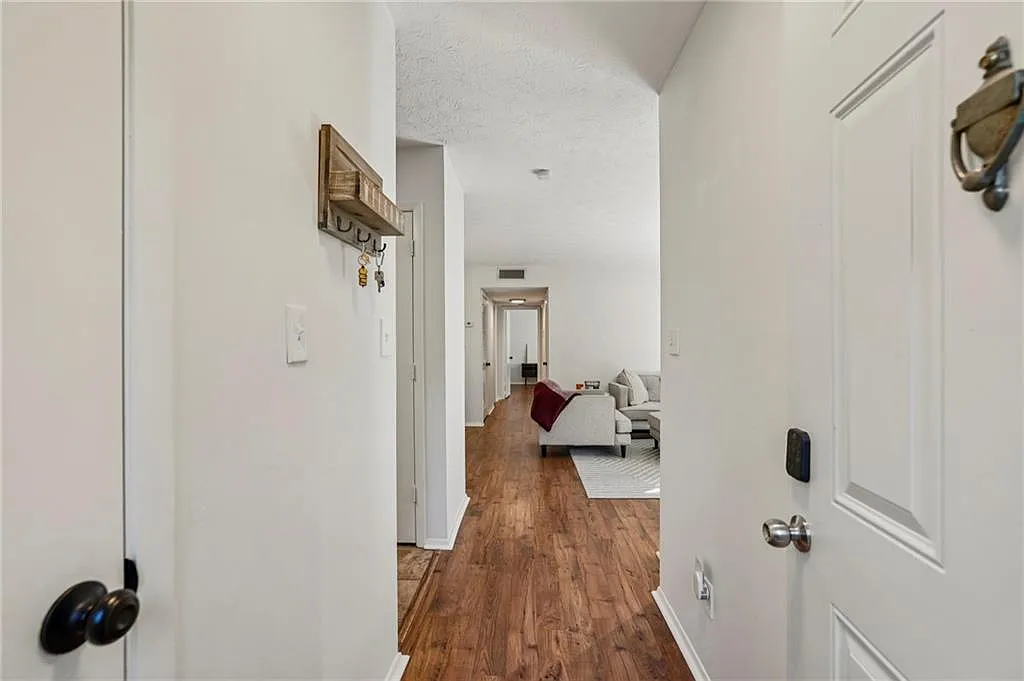 Building Photo - 1602 Cumberland Ct SE