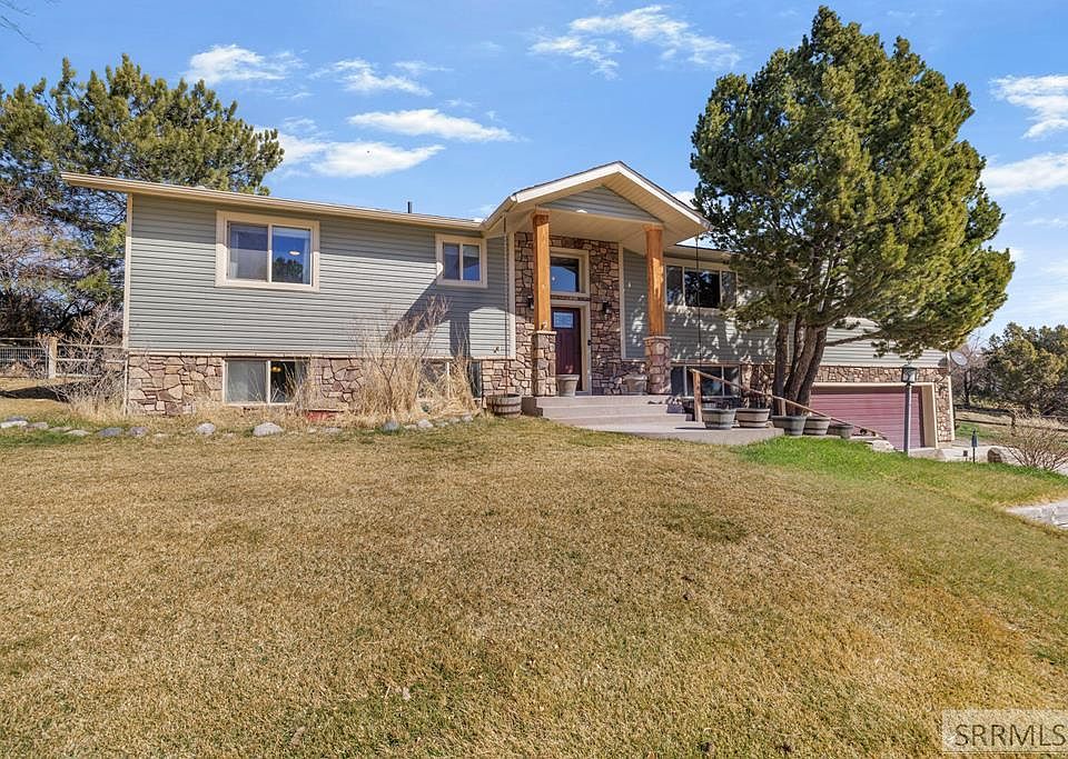 1st image of 8198 W Providence Ln