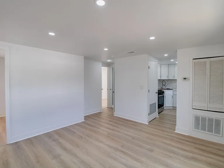 236 N Oleander Ave #2 — Photo 4