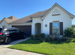 121 Lake Breeze Dr, Baton Rouge, LA 70820