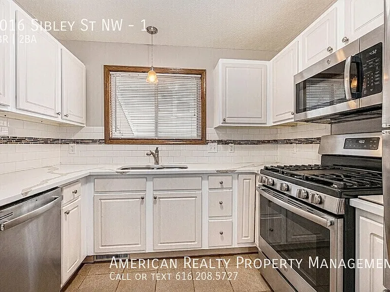 1016 Sibley St NW #1 — Photo 1