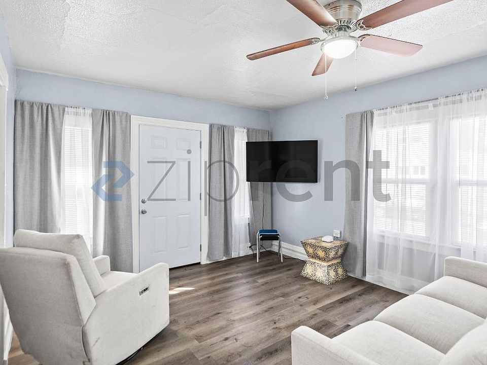1st image of 5915 Avenal Ave #5915