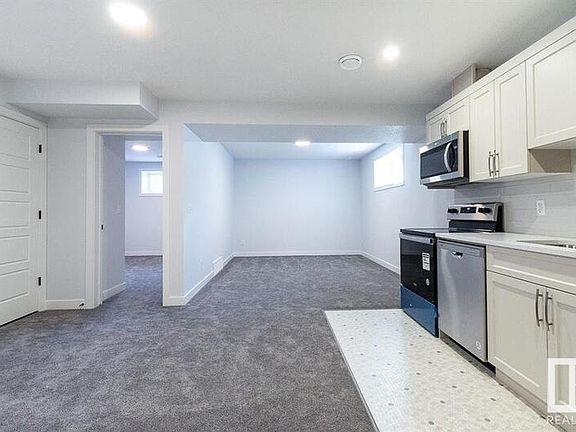4th image of 32 Rosewood Way #Basement