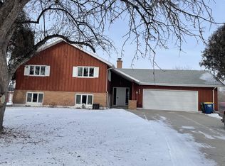 801 17th St SE, Jamestown, ND 58401