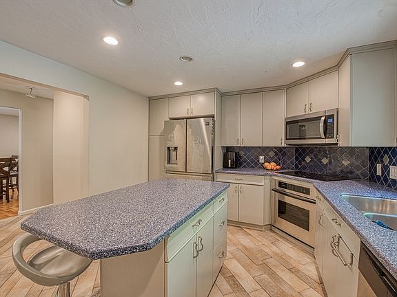 3rd image of 54 Barefoot Hill Rd