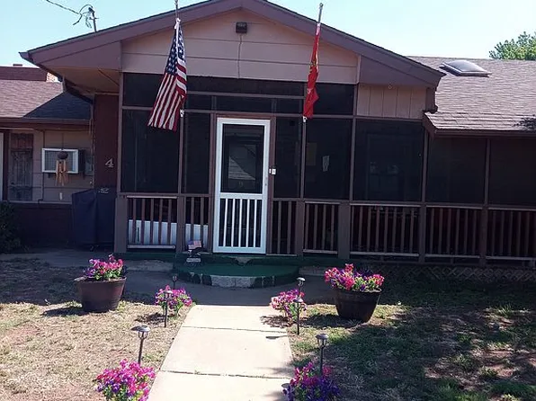 420 W 8th St, Cordell, OK 73632